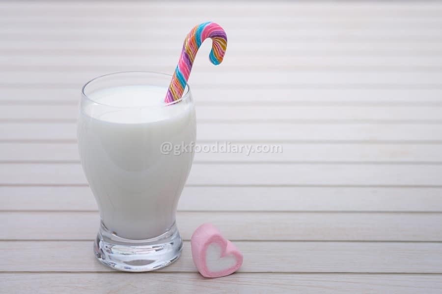 Foods to avoid feeding baby - cows milk