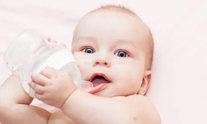 Tips to Soothe a Teething Baby - Offer Chilled Water or cold foods for babies above 6 months