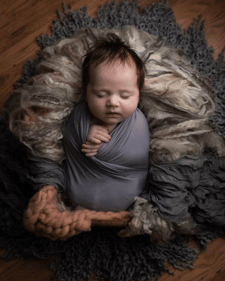 9 Baby Photo Shoot Ideas at Home 2